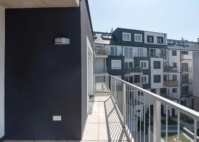 Neu Und Hell In Zentraler Ruhelage Mit Parkplatz Appartamento