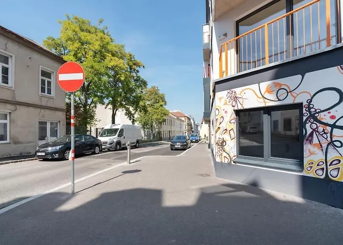 Neu Und Hell In Zentraler Ruhelage Mit Parkplatz Vienna