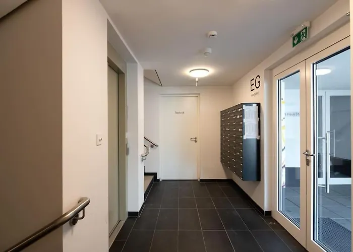 Neu Und Hell In Zentraler Ruhelage Mit Parkplatz *