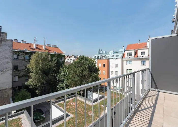 Appartamento Neu Und Hell In Zentraler Ruhelage Mit Parkplatz